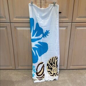 Elegant White and Blue Patterned Sarong